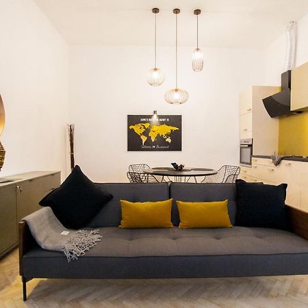 Real Delux Apartment Next To Gozsdu & Synagogue Будапеща Екстериор снимка